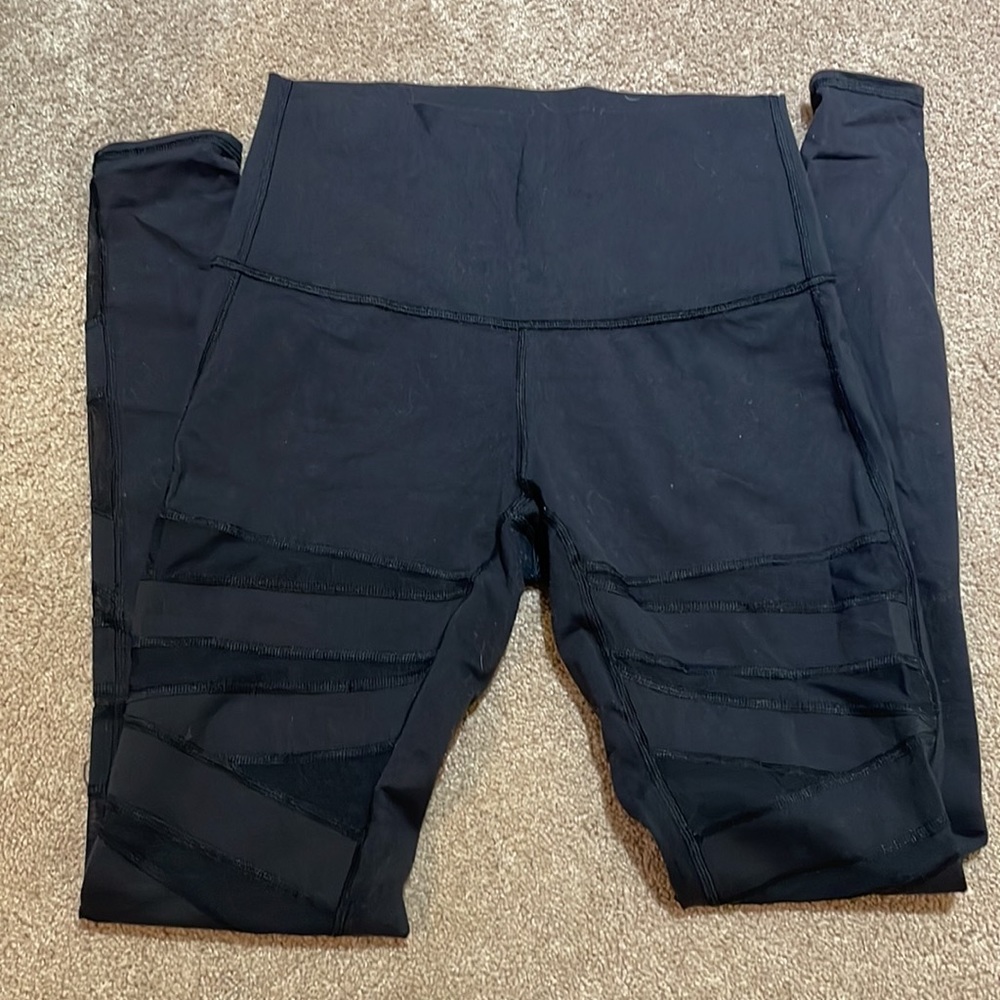 Lululemon Tech mesh leggings - Picture 2 of 3